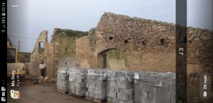 Démontage de la toiture et des éléments de l'ancienne charpente