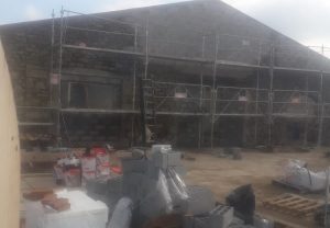 Modification des ouvertures pour création des fenêtre de la maison.